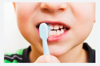 Zobna higiena pri otrocih in vpliv na zobne aparate